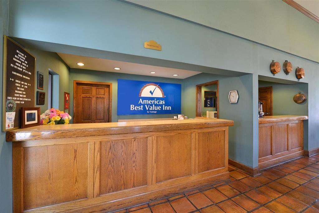 Americas Best Value Inn Кълъмбъс Интериор снимка