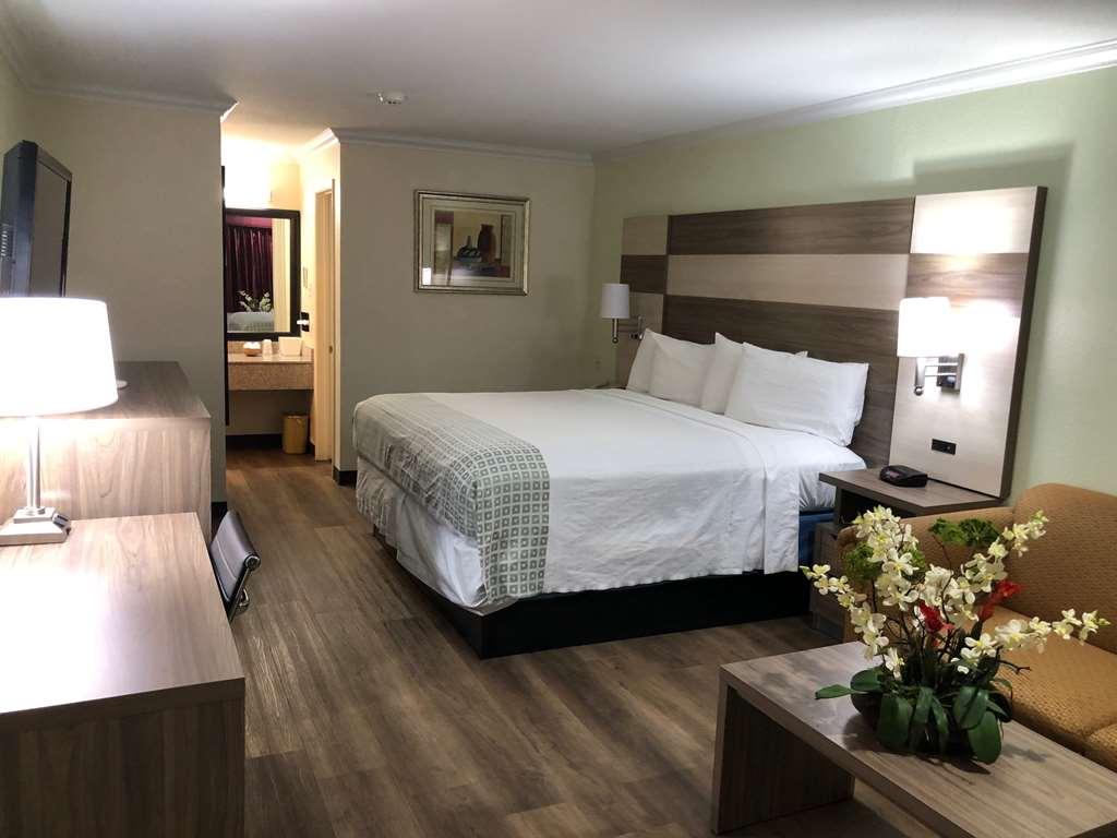 Americas Best Value Inn Кълъмбъс Стая снимка